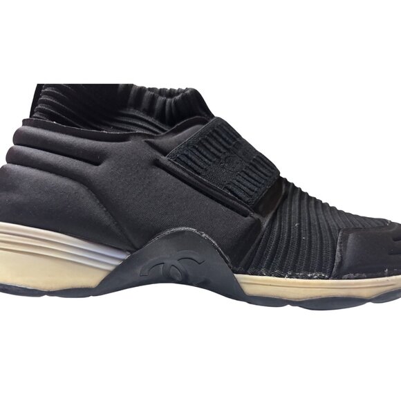 Chanel High-Top Slip-On Sneakers Black & White – Size 38 (US 8) - Picture 3 of 9